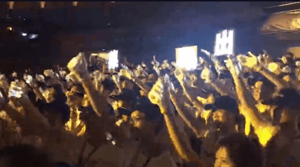 “中國好年會”的自我修養(yǎng)：高管獻(xiàn)舞、直播狂歡、刷屏傳播