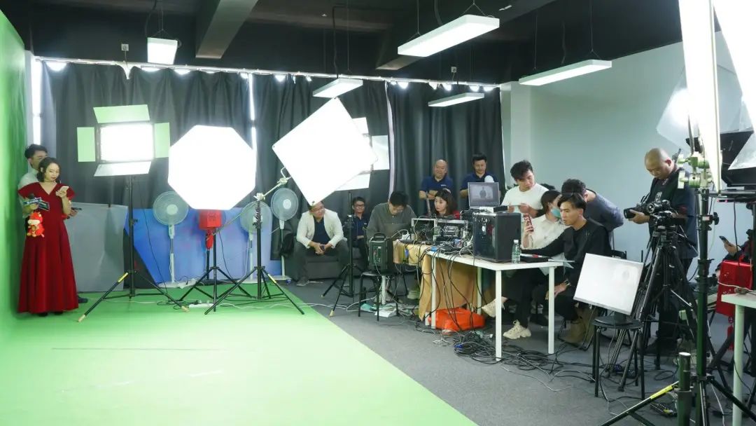月薪6W還招不到人? 能操盤全局的「直播運(yùn)營官」有多牛? 月薪6W還招不到人? 能操盤全局的「直播運(yùn)營官」有多牛?
