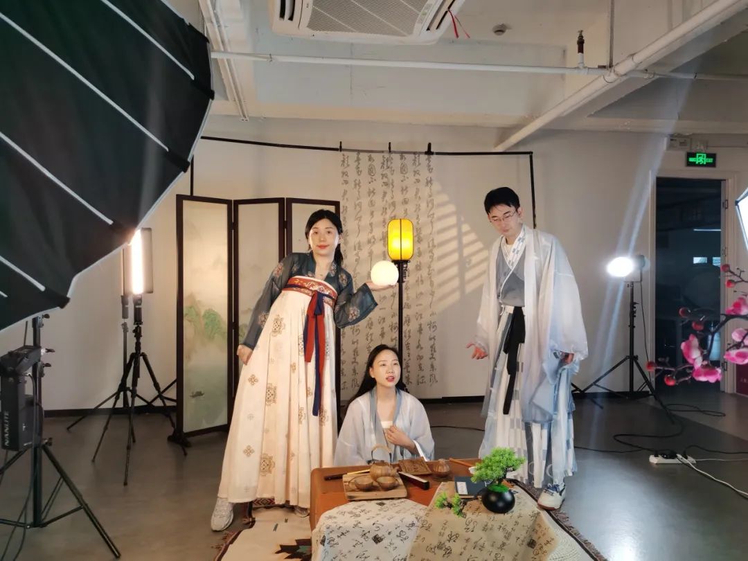 “古人”穿越現代聊B2B下半年增長?手把手教你打造驚艷朋友圈的直播! “古人”穿越現代聊B2B下半年增長?手把手教你打造驚艷朋友圈的直播!